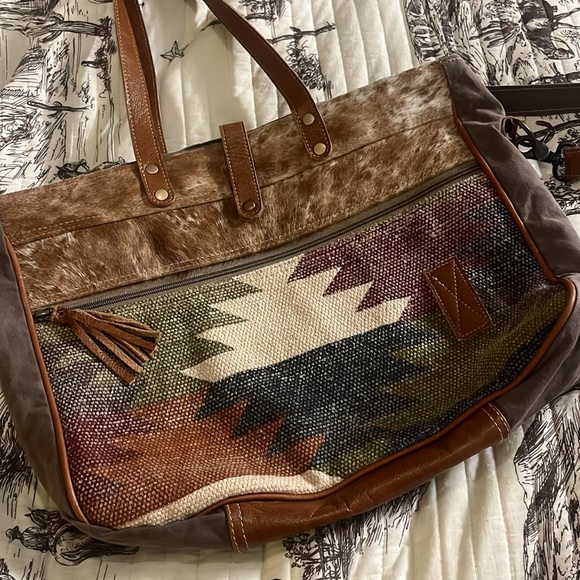 Myra crusaders weekender bag - Picture 3 of 7